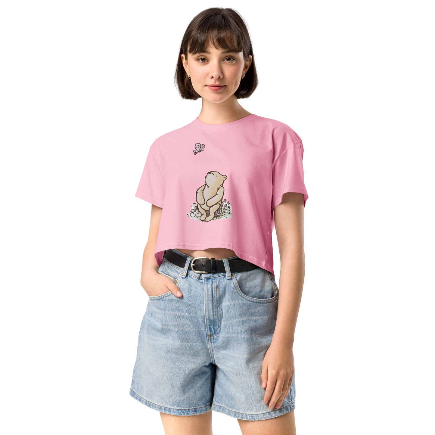 Winnie the Pooh Watching a Butterfly | Women's Cropped Tee