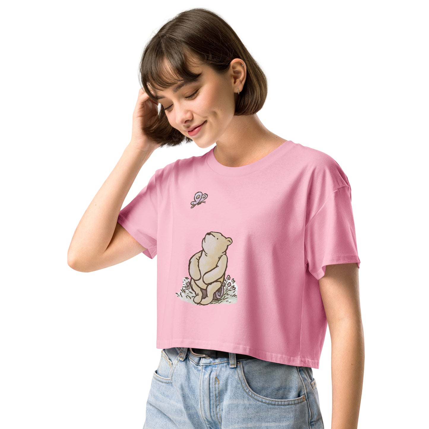 Winnie the Pooh Watching a Butterfly | Women's Cropped Tee