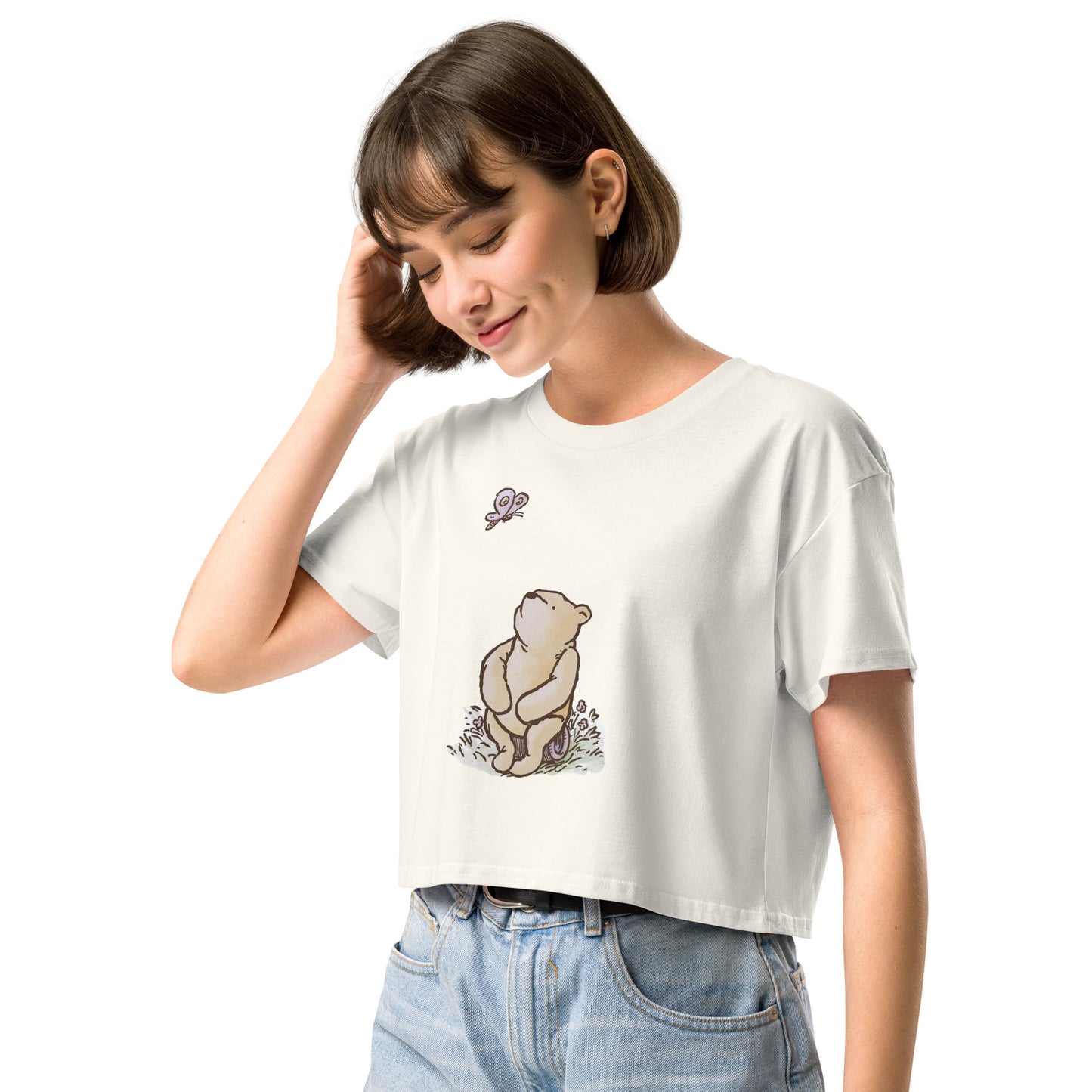 Winnie the Pooh Watching a Butterfly | Women's Cropped Tee